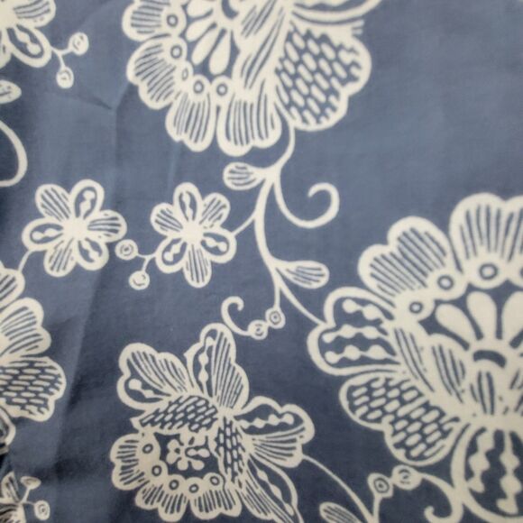 White Stag Blue & White Floral Button Up Shirt Wi/Altered Hem Sz 2X (18W-20W) - Picture 7 of 10